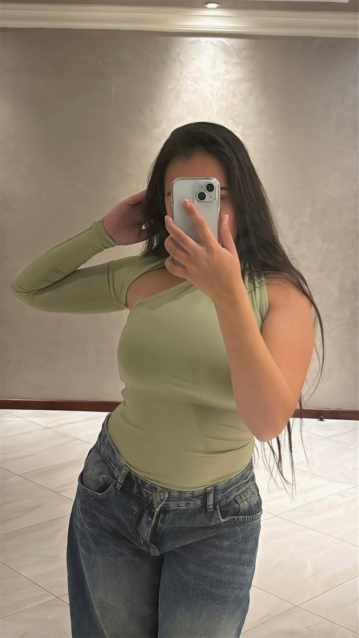 Twist one-sleeve top