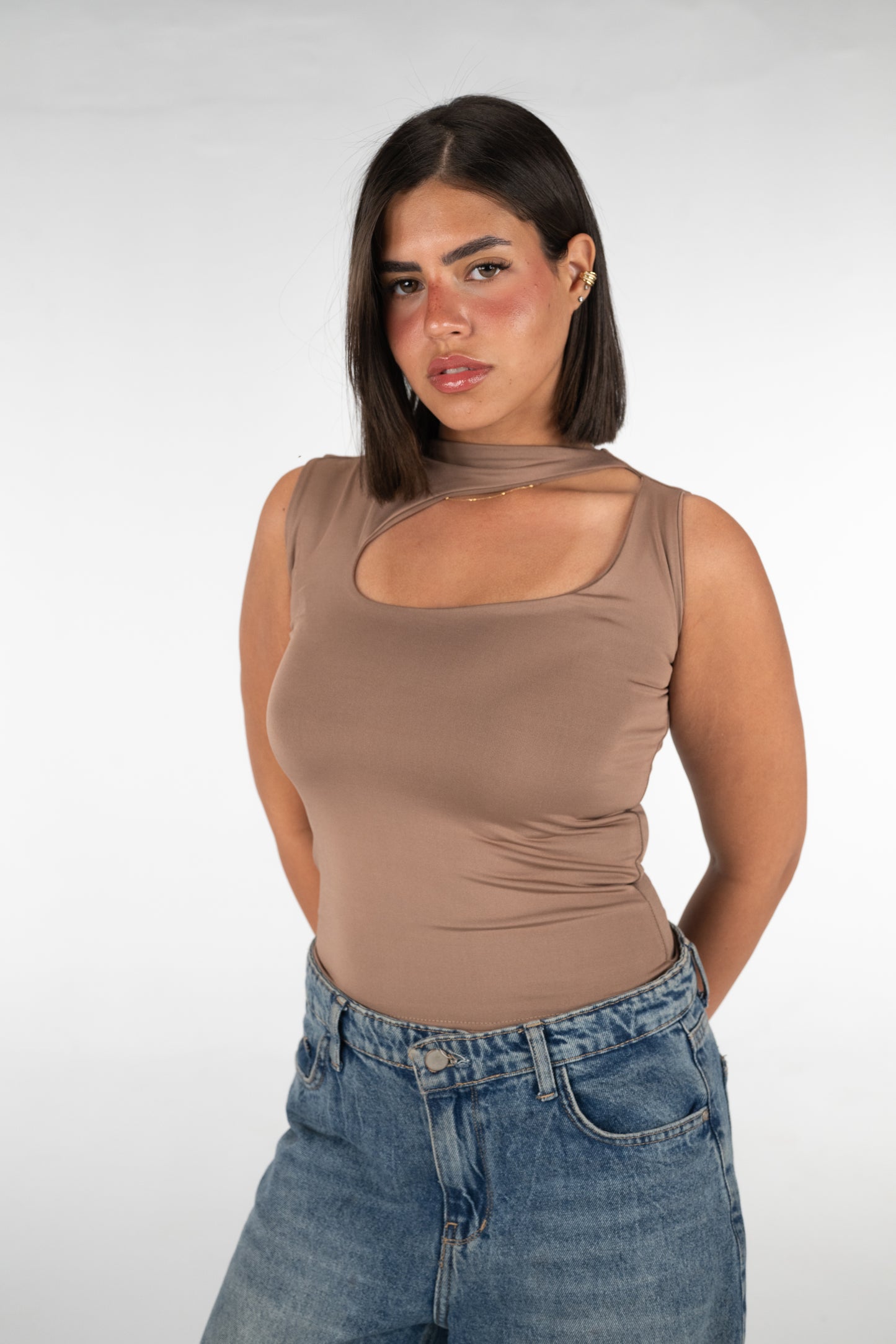 Cutout top