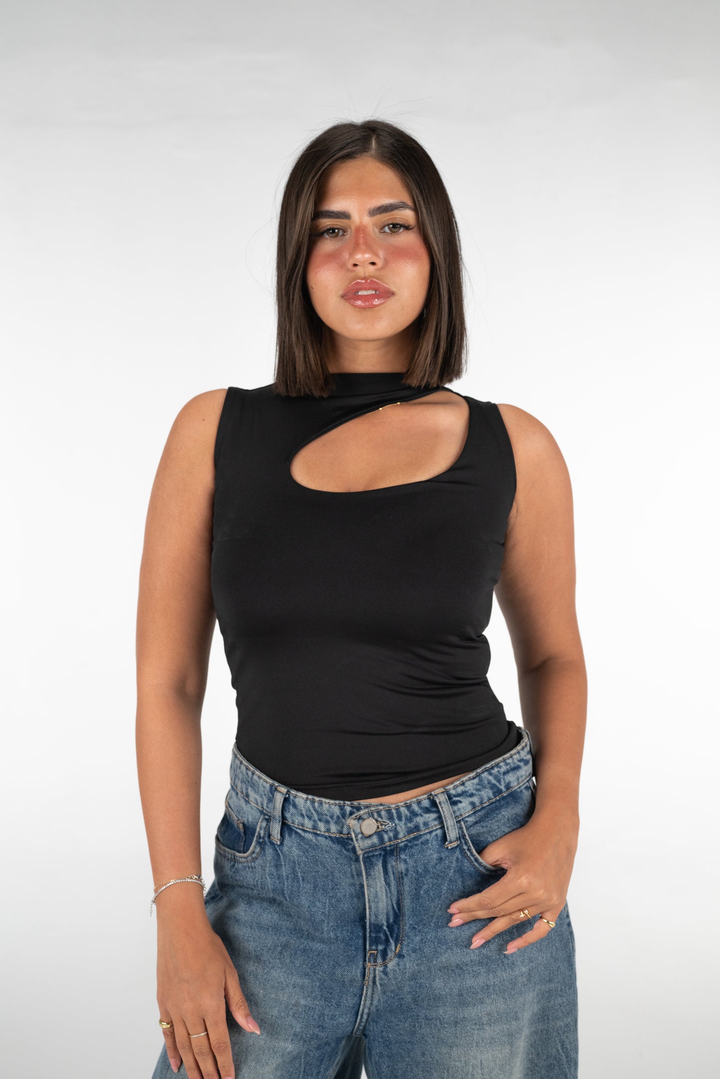 Cutout top