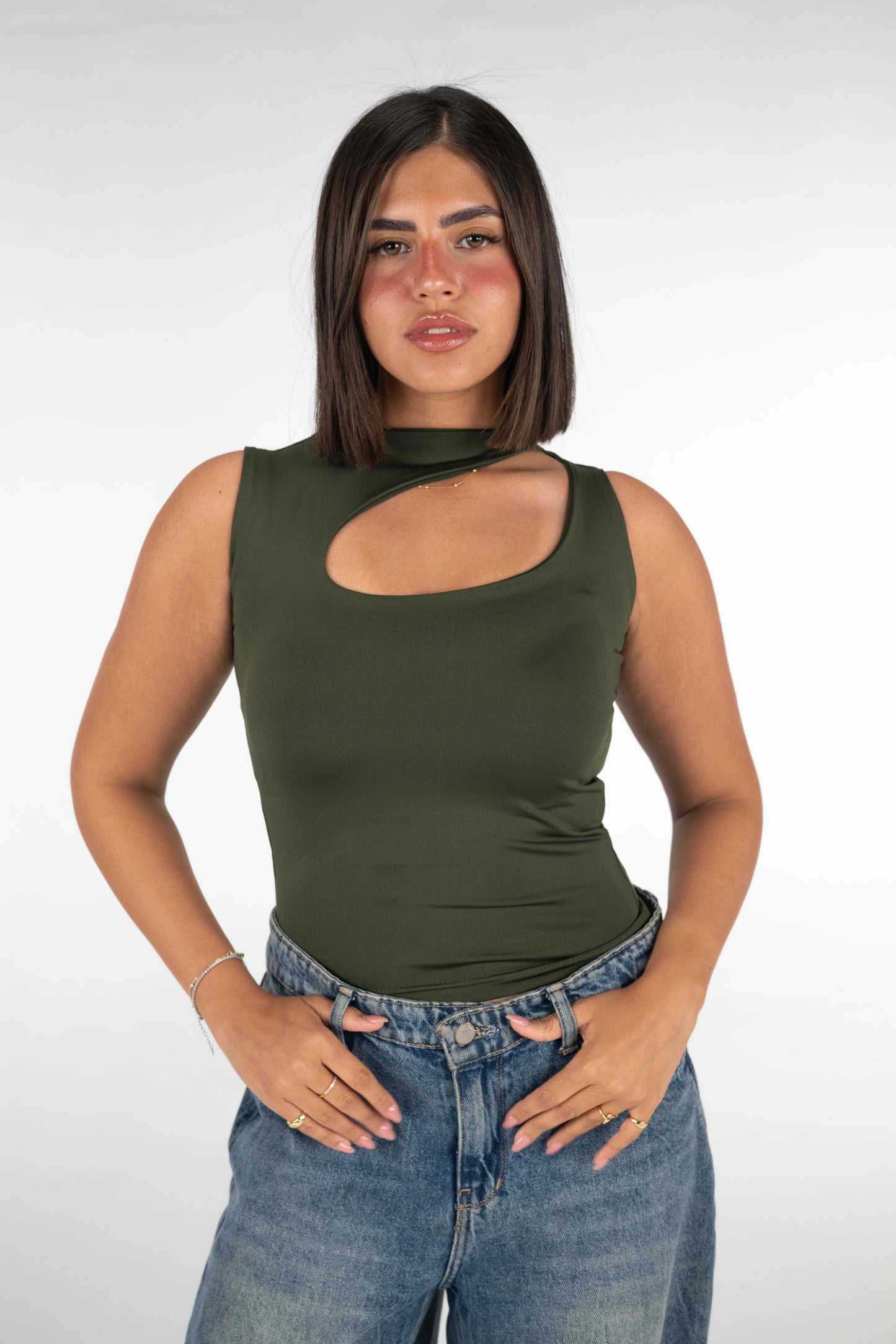Cutout top