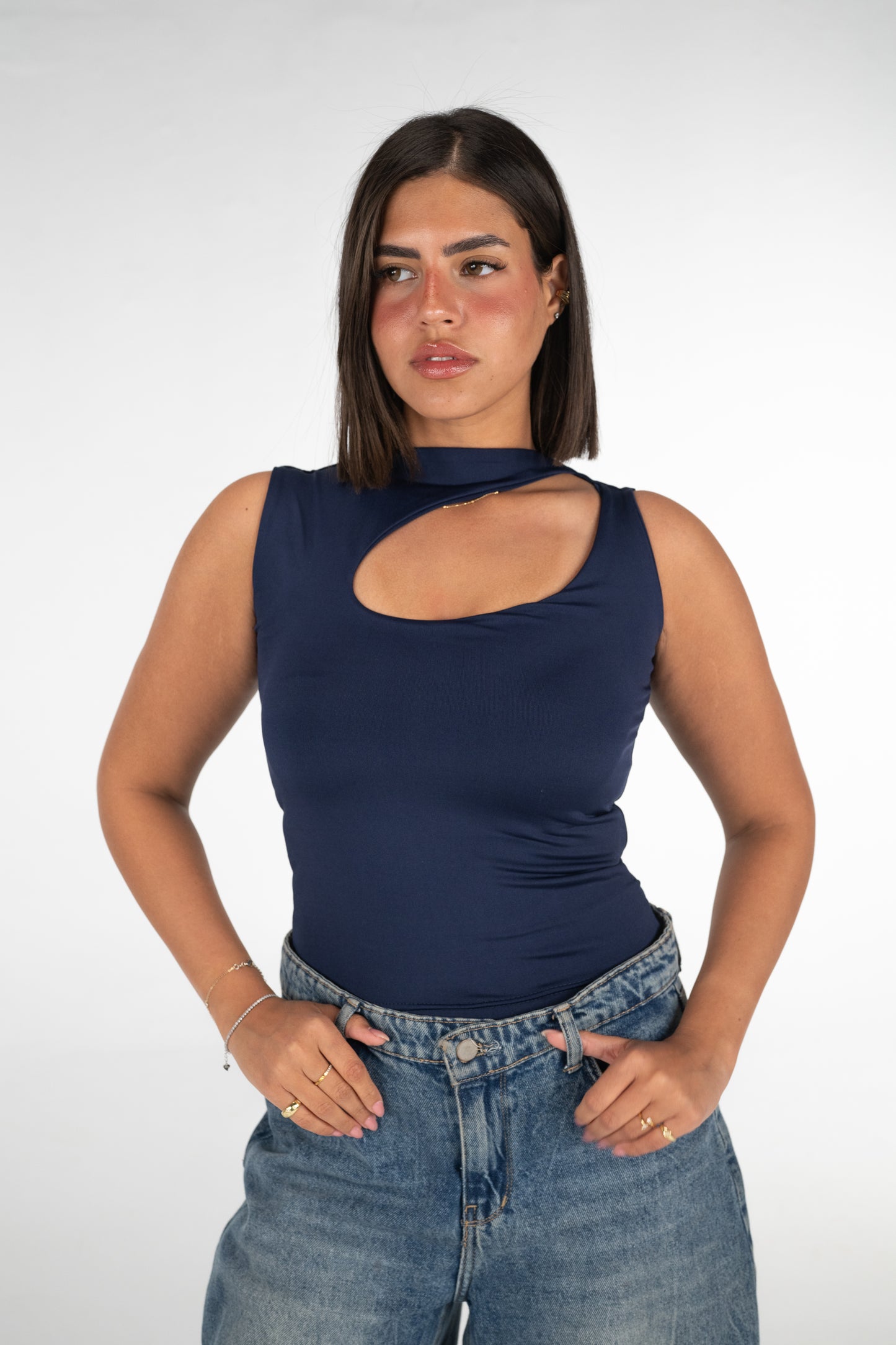 Cutout top