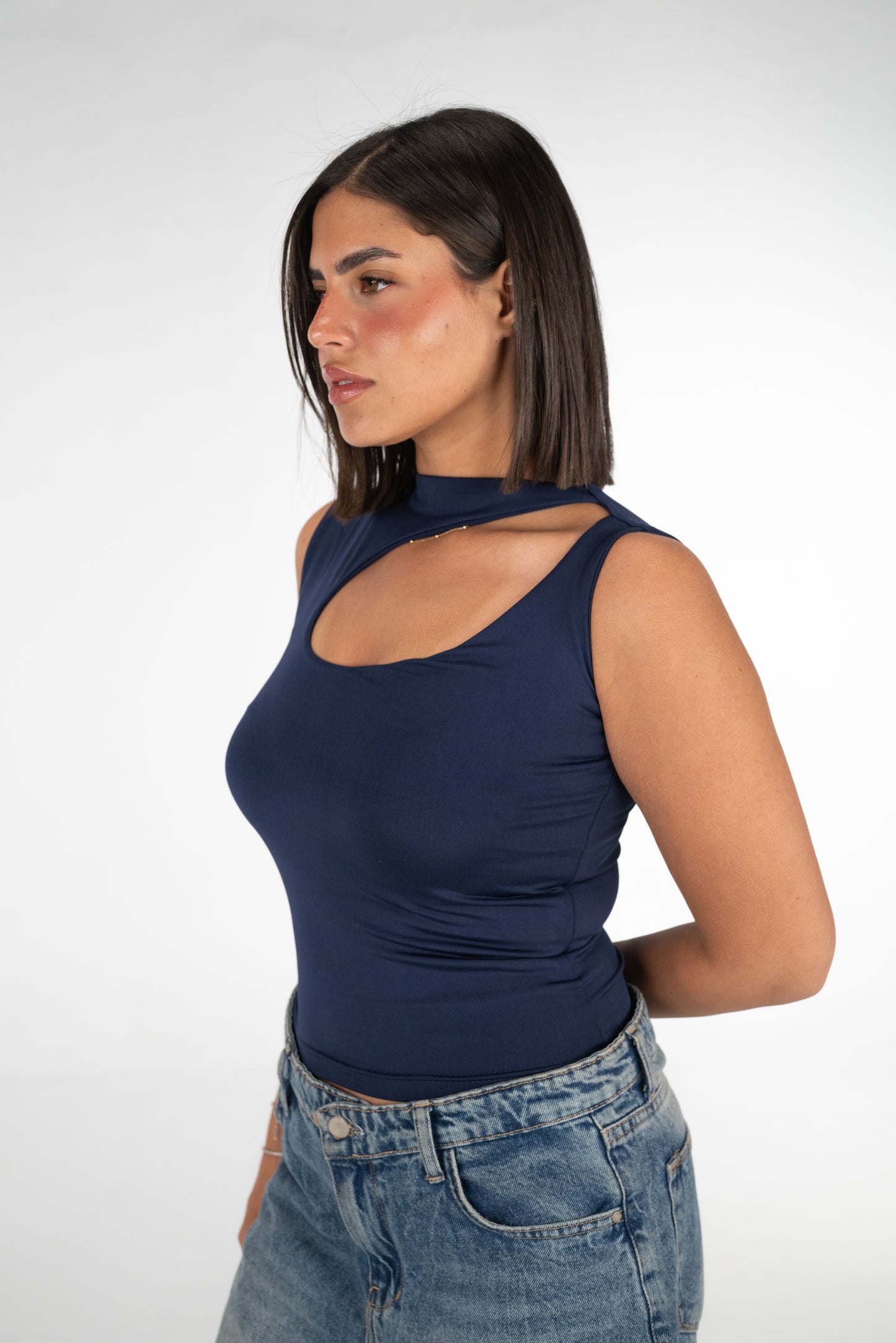 Cutout top