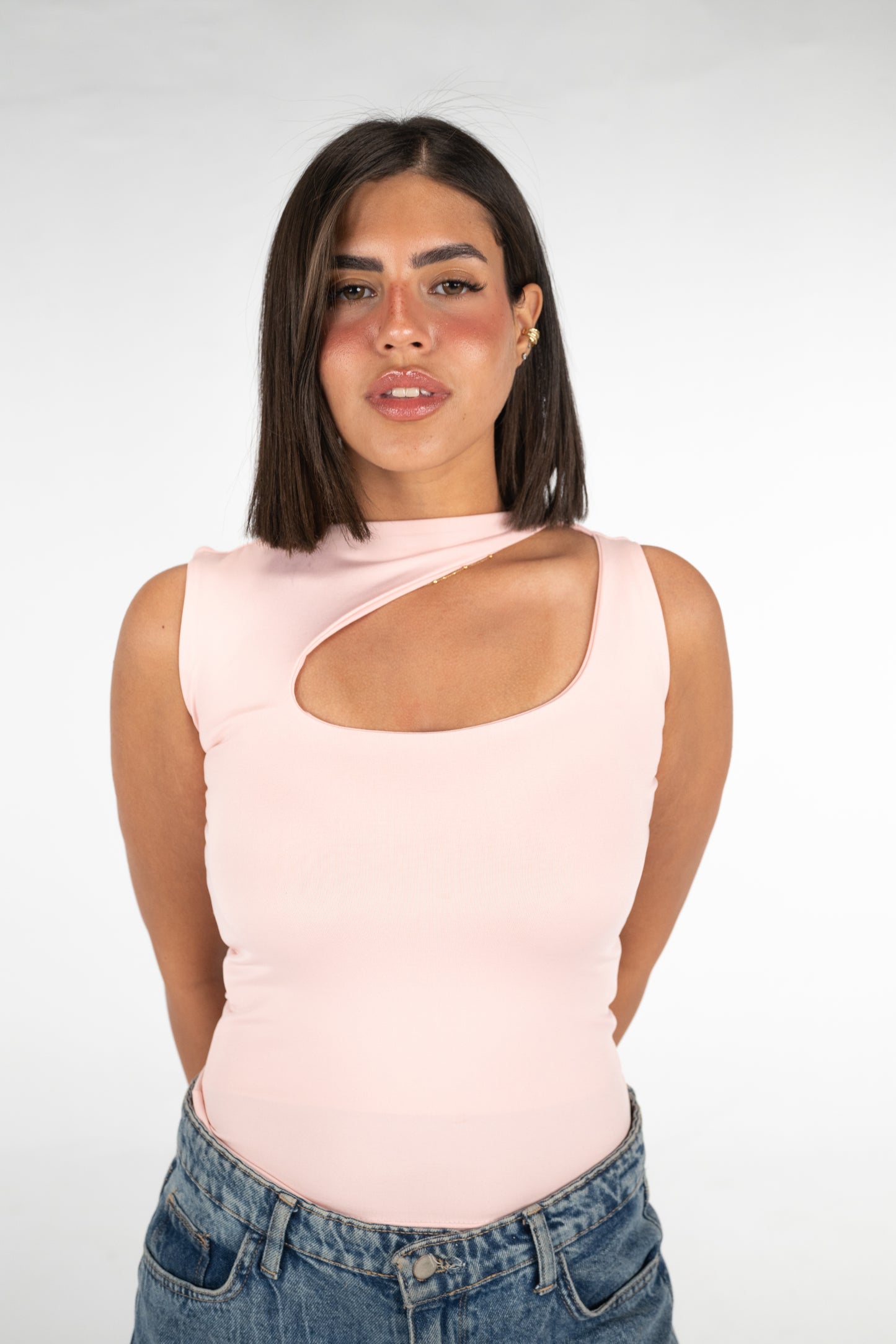 Cutout top